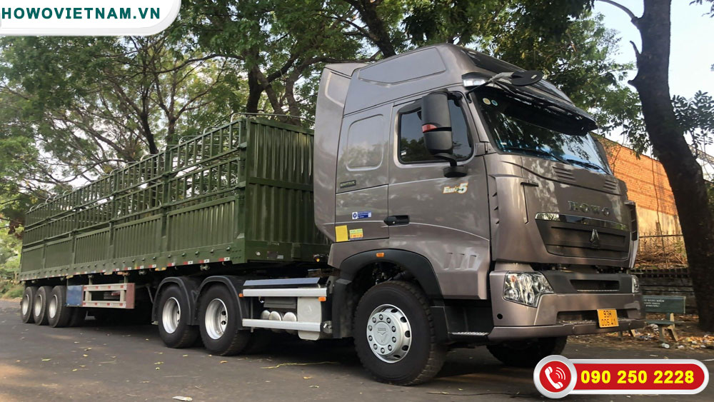 Xe đầu kéo Howo gắn mooc lồng