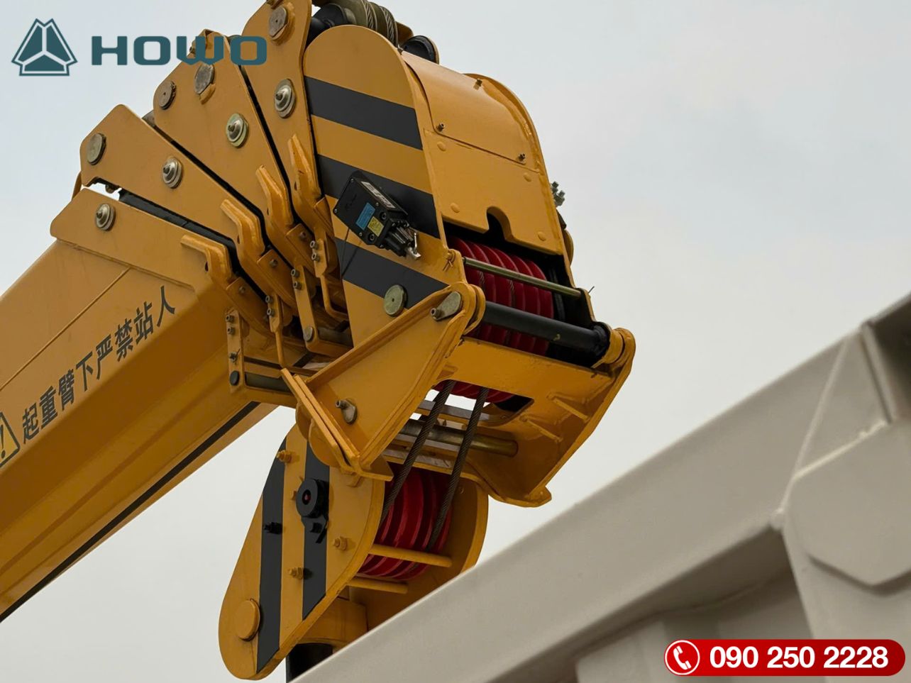 Xe Cẩu HOWO 4 Chân Cần 16 Tấn