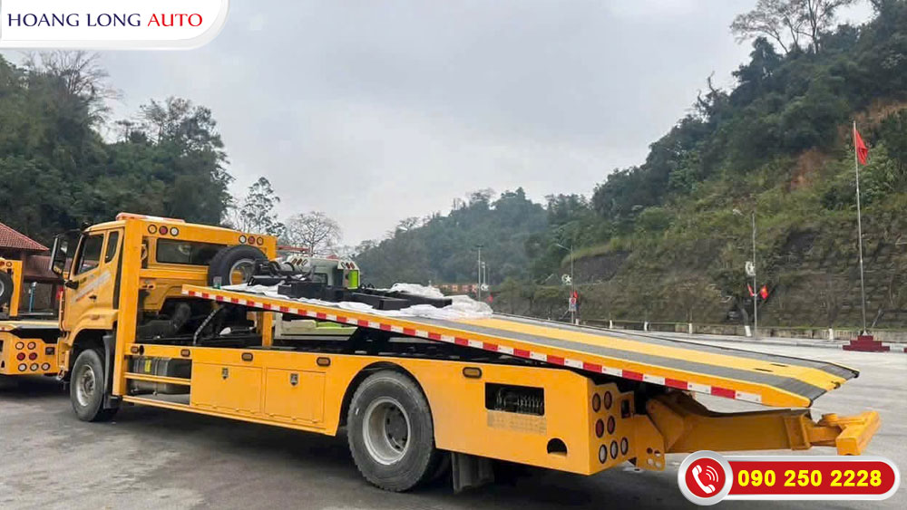 Xe-Cứu-Hộ-Howo-Chuyên-Kéo-Chở-Xe-–-LLL5230TQZZ6-Đang-Sẵn-Tại-Showroom